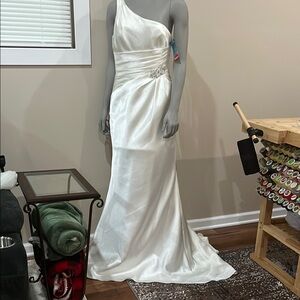 Pronovias Asymmetrical Ruched White Bridal Gown Wedding Dress